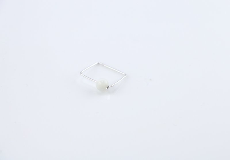 Pin Series Earrings - White Shell - ต่างหู - โลหะ 