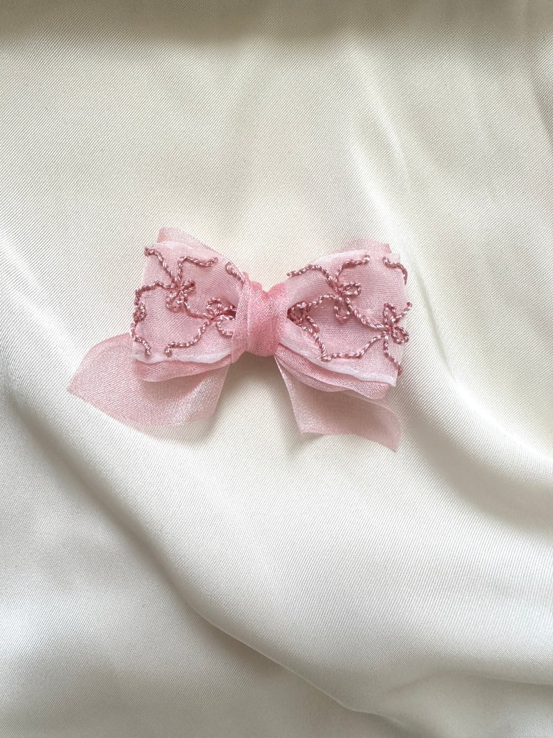 Light pink bow embroidered organza baby hair clip newborn hair accessories - เครื่องประดับ - งานปัก สึชมพู