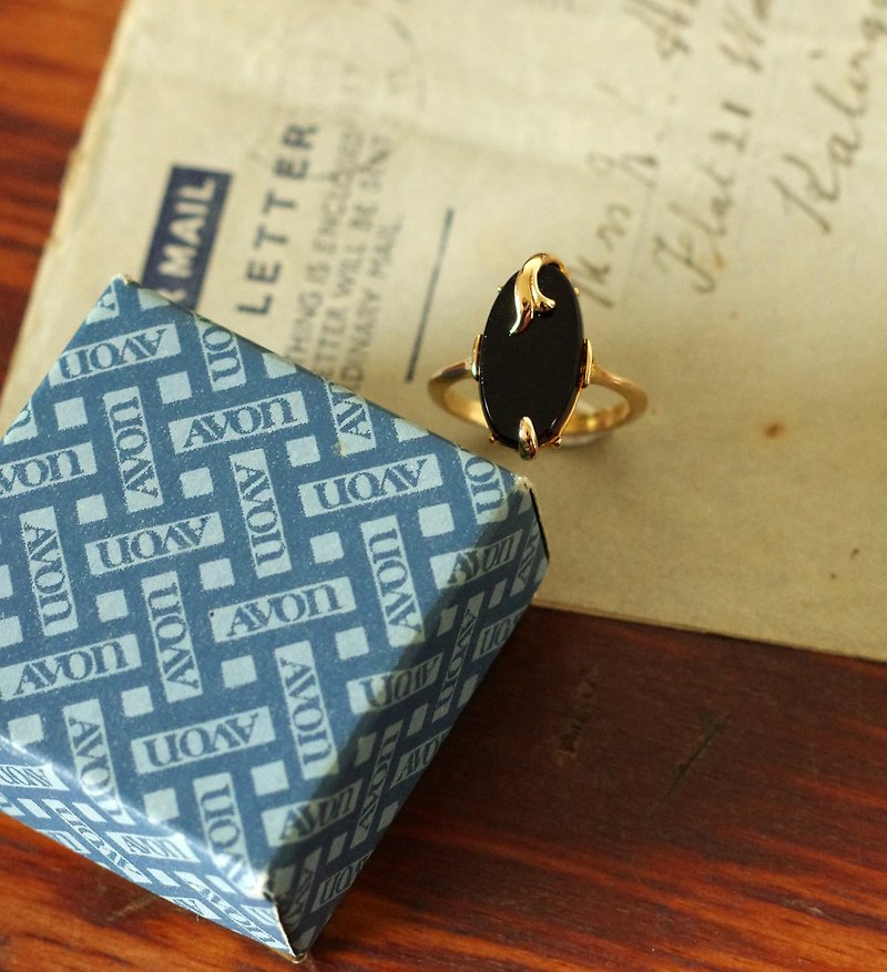Antique 70s AVON golden flower black Gemstone ring RIN73 - แหวนทั่วไป - โลหะ สีทอง