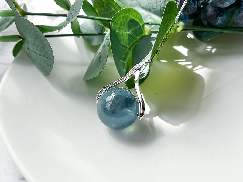 Rare 18mm waxy blue flash/star aquamarine pendant with S925 sterling silver necklace - สร้อยคอ - คริสตัล สีน้ำเงิน