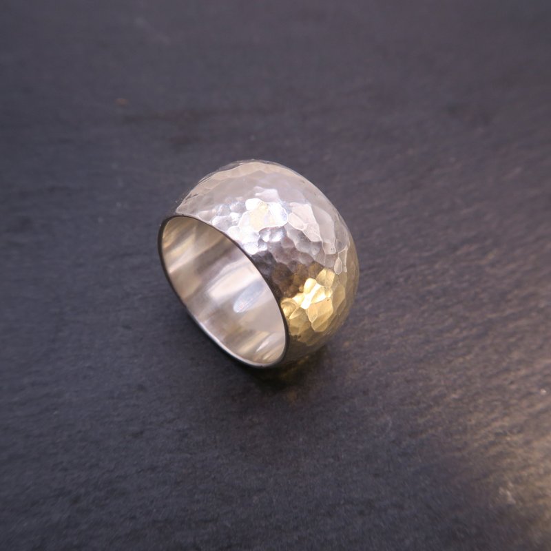 Sterling silver forged ring - water ripple - wide arc surface (width about 10mm, thickness about 2.5mm) - แหวนคู่ - โลหะ สีเงิน