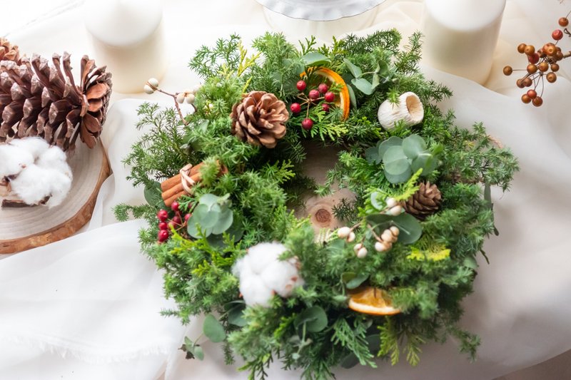 Christmas wreath | Natural style wreath | Classic fruit wreath | Candlestick wreath | Christmas gifts - ช่อดอกไม้แห้ง - พืช/ดอกไม้ สีเขียว