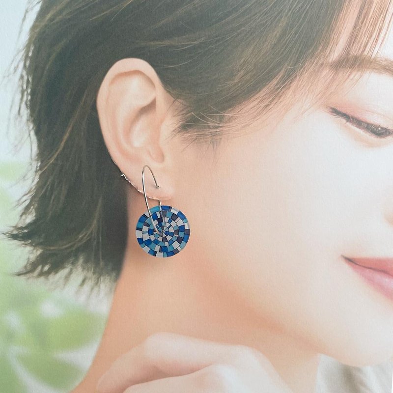 large round earrings - Earrings & Clip-ons - Resin Blue