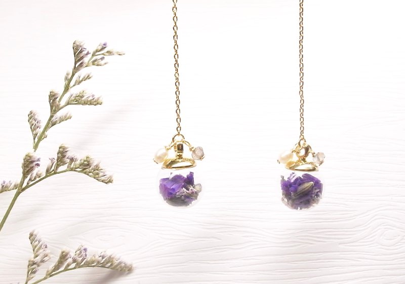 二毛银【Bubble Ball Series Star Dry Flower 18K Gold Hanging Earrings】Mysterious Purple Pair - Earrings & Clip-ons - Plants & Flowers Purple