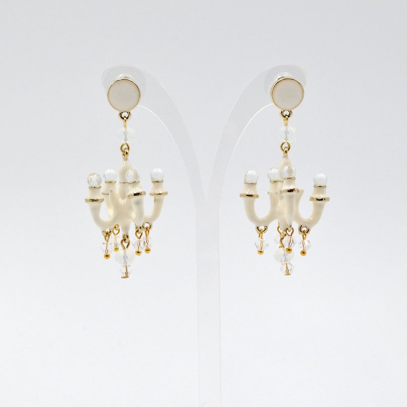 โลหะ ต่างหู ขาว - Ivory white beige porcelain white signature mini chandelier earrings seven-color rainbow French enamel