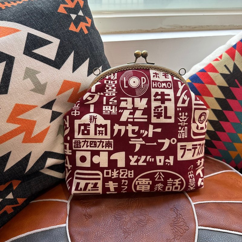 日本風弧形口金包風【交換禮物】 - 側背包/斜背包 - 棉．麻 紅色