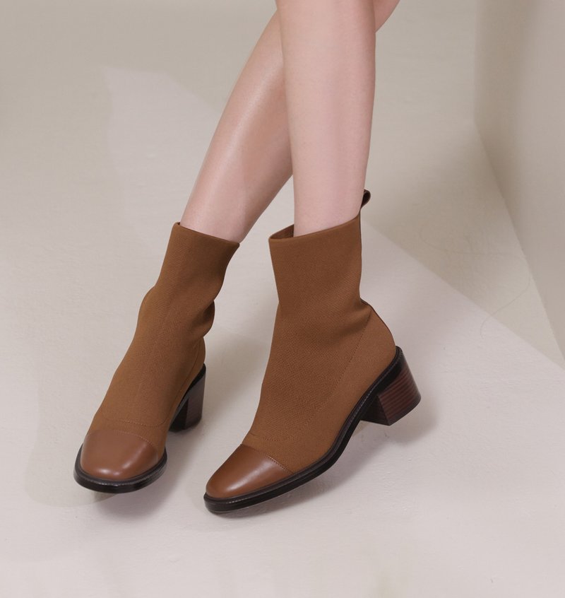 Spliced ​​leather-skin-fitting woolen boots with sock feel-brown - Women's Booties - Genuine Leather Brown