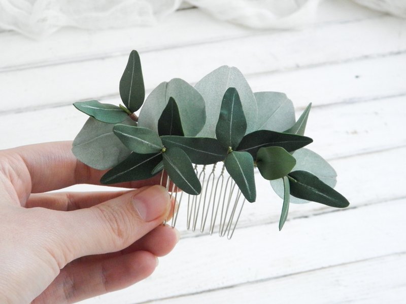Bridal hair comb Eucalyptus leaves hair piece Flowers hair comb bride - 髮夾/髮圈 - 其他材質 綠色