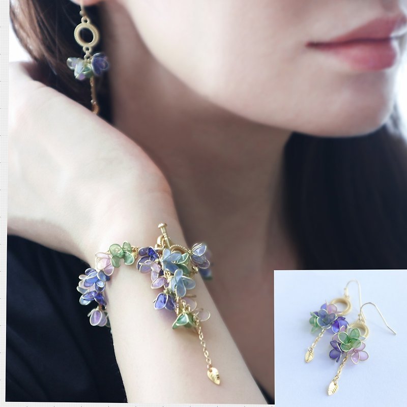 Special swaying flowers swaying leaf bracelet and earrings set - Earrings & Clip-ons - Other Materials Purple