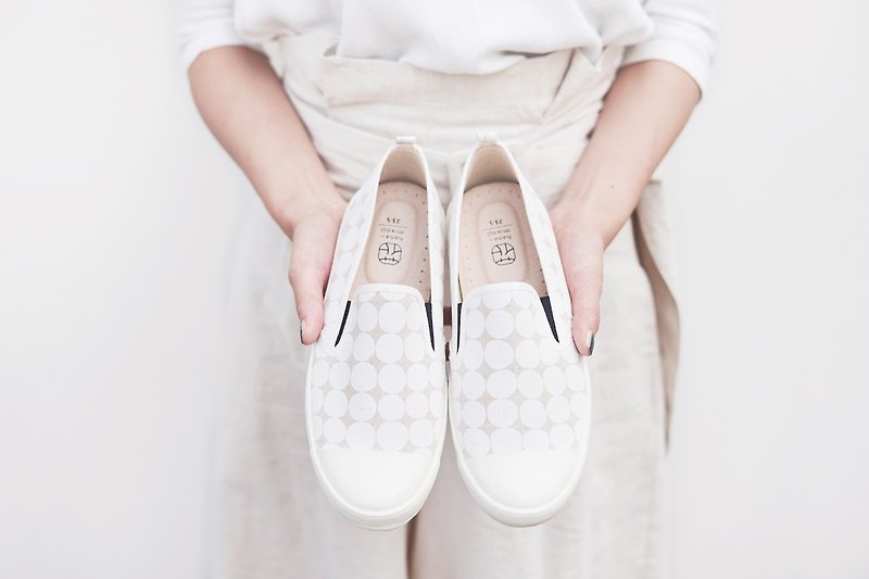 Epidemic prevention shipped free shoe |... The last pair of white jade dumplings Kyoto Linen cotton elastic design leather insole. - รองเท้าลำลองผู้หญิง - ผ้าฝ้าย/ผ้าลินิน ขาว