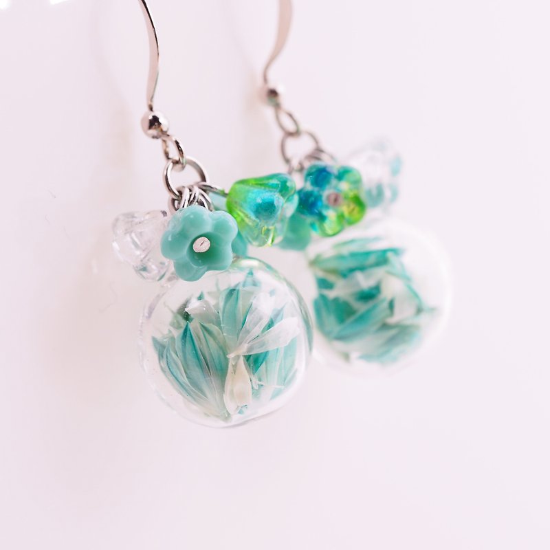 OMYWAY Handmade Dried Flower -  Artificial Glass Beads earrings 1.4CM - ต่างหู - แก้ว สีแดง