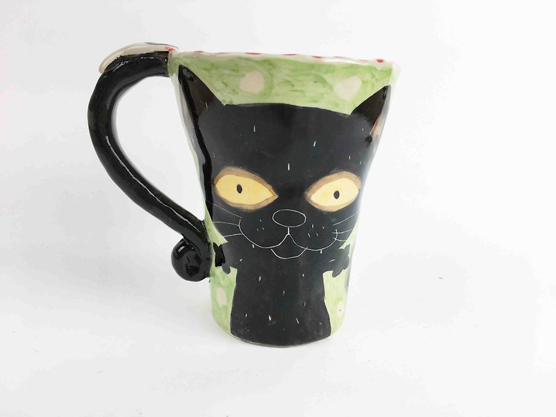 ちょっといいクレイ手ベルカップ_黒黒と白猫の0101から16 - マグカップ - 陶器 グリーン