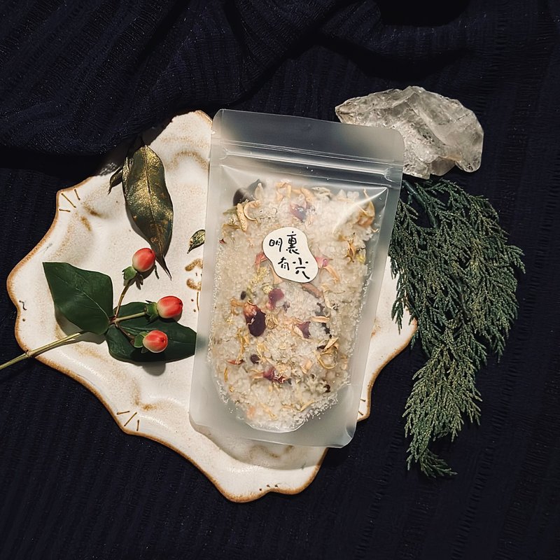 2025聖誕限定薰香鹽【冬夜金光】 | 喜悅 | 溫暖 | 金暖聖誕 | - 香氛/精油/擴香 - 精油 紅色