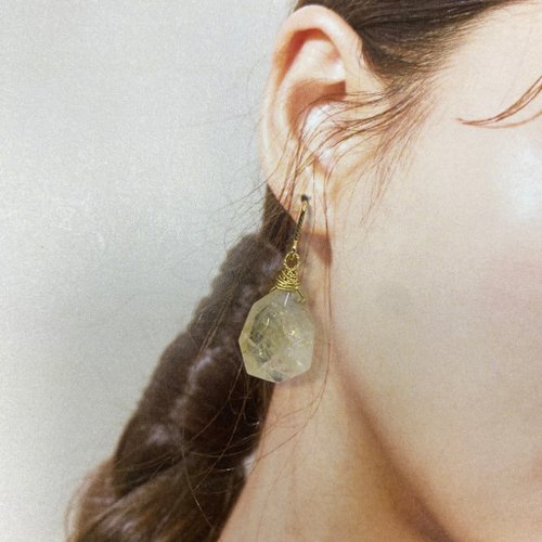 ハニーロックシュガーイエローピアス/フックピアス - ショップ