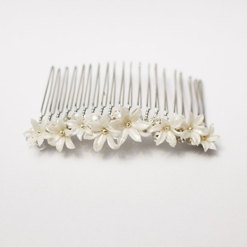 Handmade Resin Clay Floral Hair Pin - L - เครื่องประดับผม - ดินเหนียว ขาว