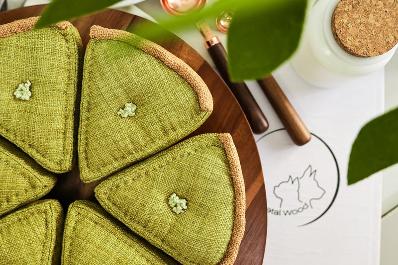 Matcha pie, handmade cat toys, pendants, home accessories, children's toys, baking - ของเล่นสัตว์ - วัสดุอื่นๆ หลากหลายสี