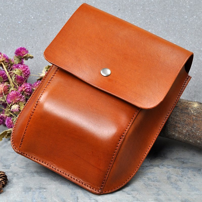 [DOZI leather hand-made] carry purses, chest and back can be changed. You can adjust the size of the demand, the color, the inner function. For the dyeing of leather production, free to color, like light brown Photo - Messenger Bags & Sling Bags - Genuine Leather Multicolor