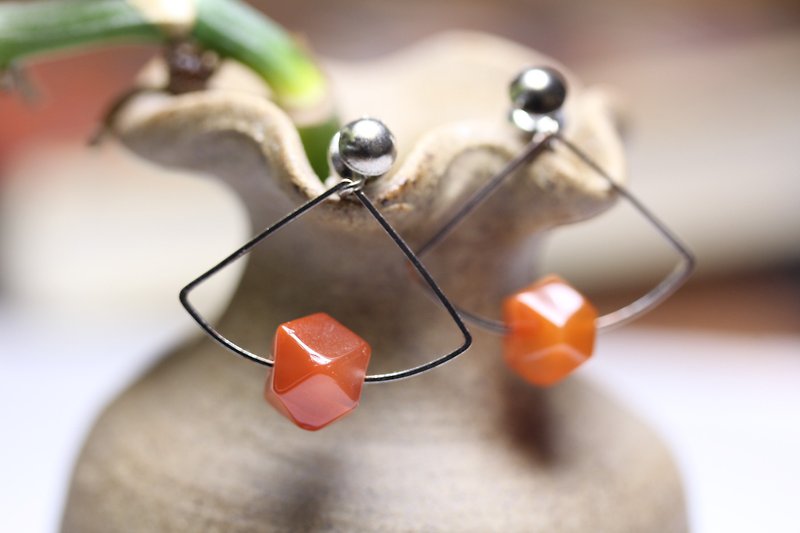 South red agate earrings, Chinese style, temperament fan earrings, short earrings - ต่างหู - หยก สีแดง