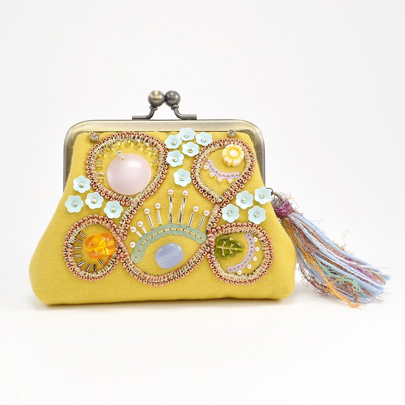 Wide open sparkle and statement purse, yellow  purse,embroidered purse, 2 - กระเป๋าใส่เหรียญ - ผ้าฝ้าย/ผ้าลินิน สีเหลือง
