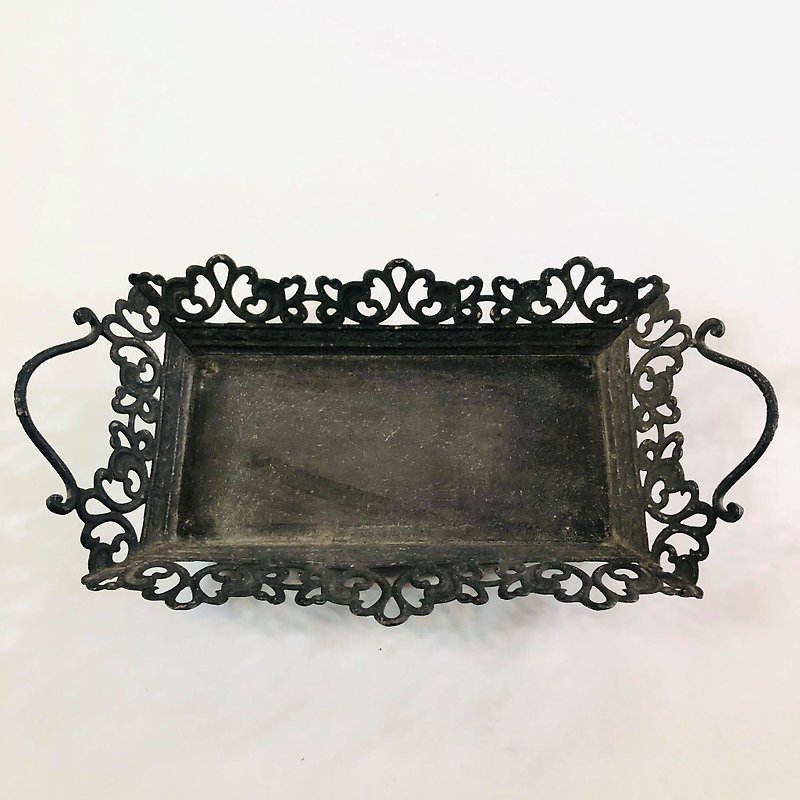 The United States brings back old cast iron frames and hollow carved home ornaments
