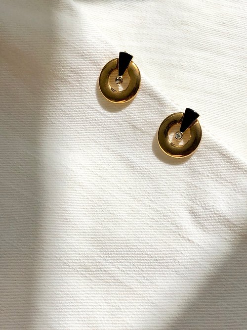 BOITE LAQUE Vintage Dainty Circle Gold Pierced Earrings