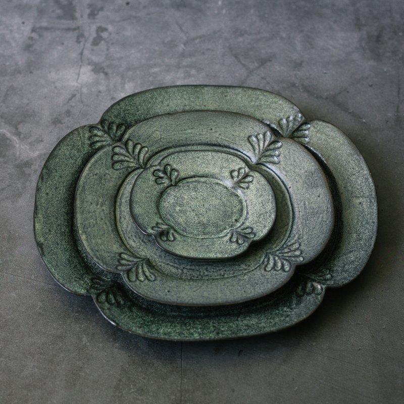 The Gift of Life-Green Moss Sunflower Long Plate (M/L) - Plates & Trays - Pottery Green