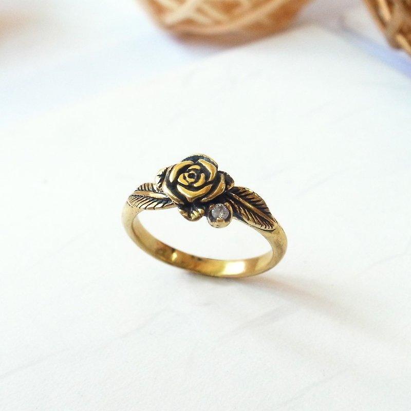 古典玫瑰純黃銅細圈戒指 抗過敏銅飾 - 戒指 - 其他金屬 金色