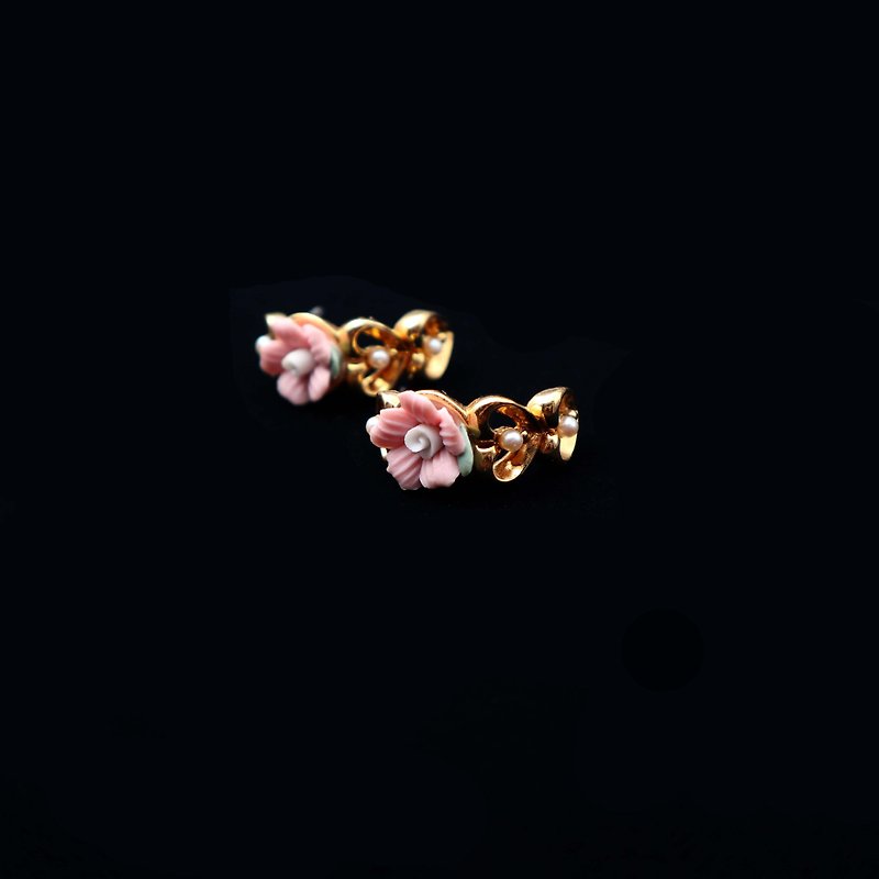 Pumpkin Vintage. Avon Pearl Wreath Needle Earrings - Earrings & Clip-ons - Other Materials 