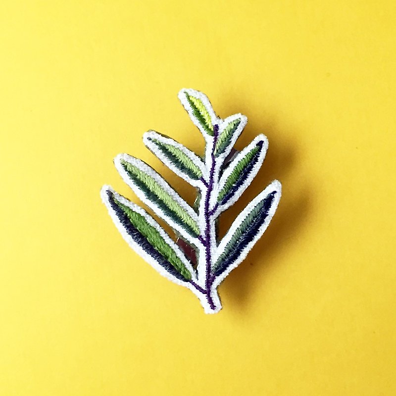 Mini hand-embroidered brooch/pin some leaves - เข็มกลัด - งานปัก สีเขียว