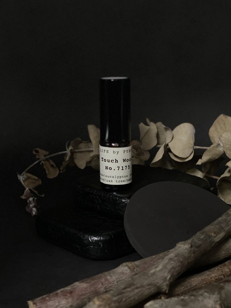 衣物香氛消毒噴霧 - TOUCH WOOD NO.7175 (PYBC.LIFE) - 香氛/精油/擴香 - 精油 咖啡色