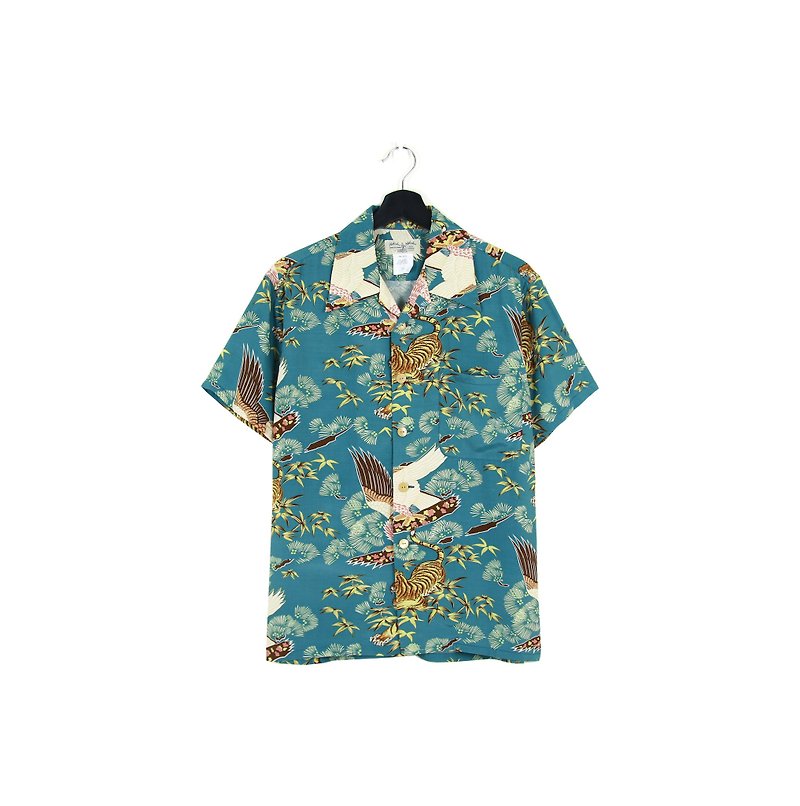 Back to Green :: and handle flower blouse blue and green eagle and tiger // men and women can wear // vintage (S-08) - เสื้อเชิ้ตผู้ชาย - ผ้าไหม 