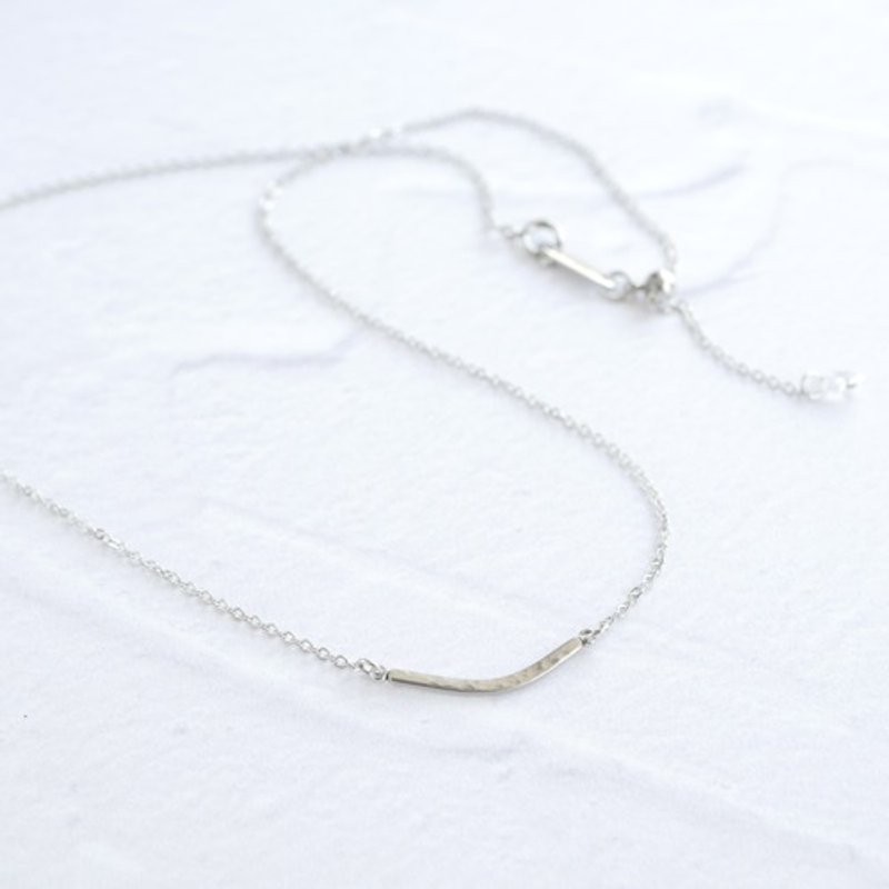 Suitable for metal allergies 〇 Surgical Stainless Steel 〇 Cute back style Smile necklace (Silver) Adjustable length Crescent moon - Necklaces - Other Metals 