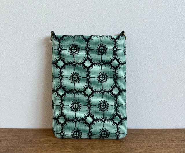 スマホポシェット ミナペルホネン anemone ハンドメイド