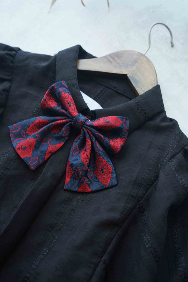 古董領帶改製手工領結-東方美人-紅藍緹花-學院風雙層領結別針 - 領結/領巾 - 絲．絹 藍色