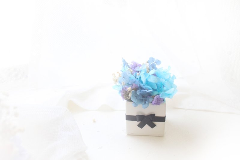 Fantasy blue blue sky table flowers, light blue hydrangea and stars dry flower ceremony - Dried Flowers & Bouquets - Plants & Flowers Blue