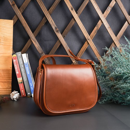 Italian vegetable tanned leather Boston bag (brown) - Shop omc