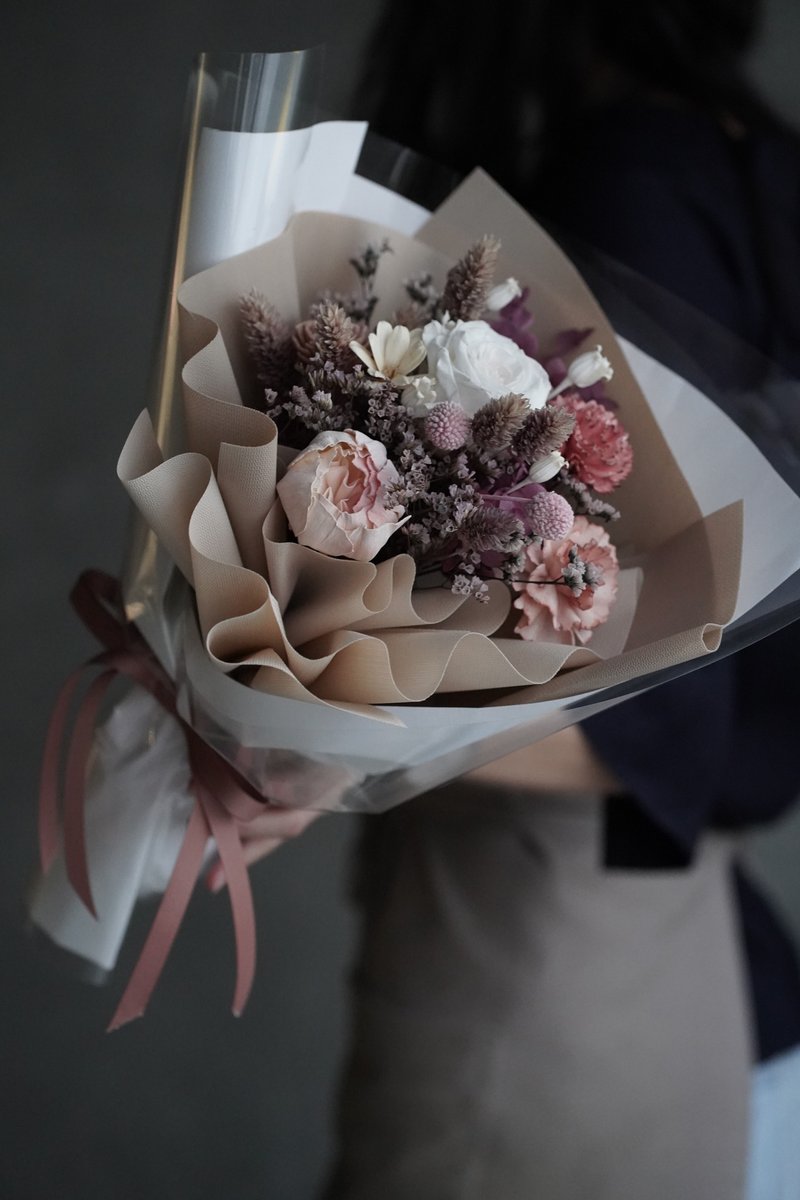 Gentle milk tea eternal rose bouquet - Dried Flowers & Bouquets - Plants & Flowers Khaki