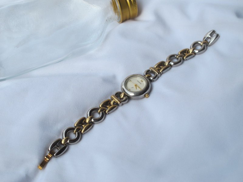 【美國帶回 歐美古董飾品/西洋老件】美國品牌 Fossil 復古女錶 - 女錶 - 其他金屬 