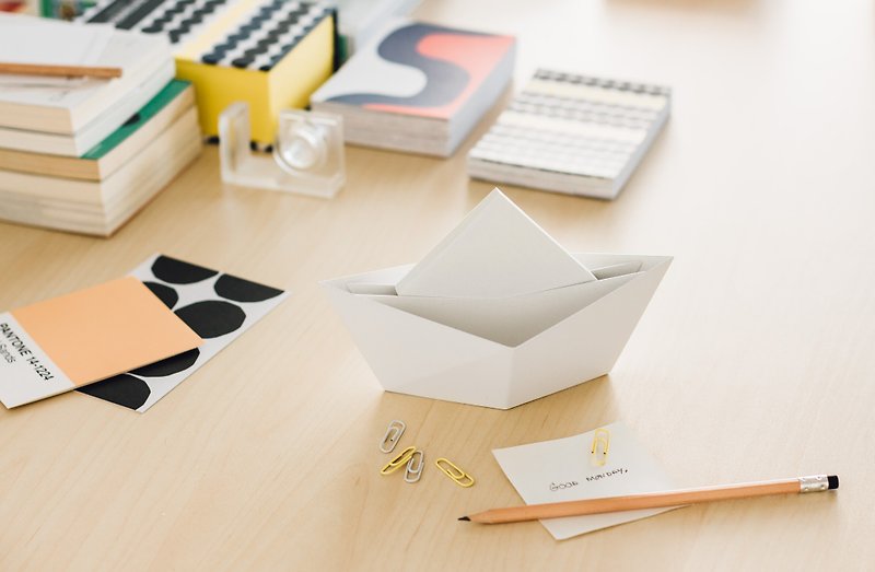 Moreover : Paper Boat – Paper note & stationery holder (Paper included) - 筆筒/筆座 - 其他金屬 白色
