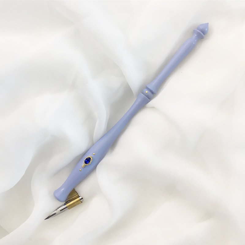 Duke Palace Calligraphy Oblique Pen (Smoky Blue) - อุปกรณ์เขียนอื่นๆ - ไม้ สีน้ำเงิน