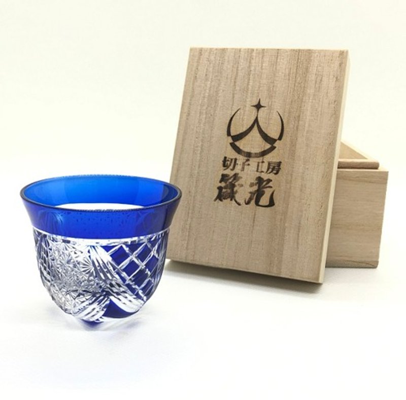 Sake cup with three random cut patterns - Teapots & Teacups - Glass 