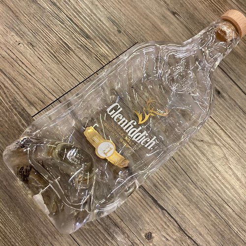 Flat Wine Bottle Art 瓶瓶禮 格蘭菲迪21年威士忌 原瓶盛盤