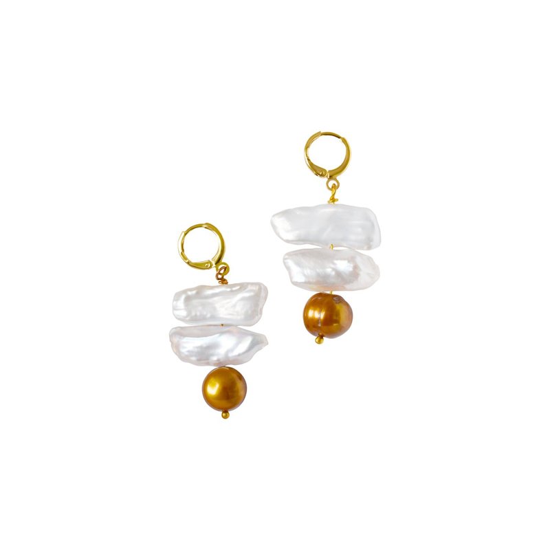 Unusual biwa bronze freshwater pearl huggie earrings | by Ifemi Jewels - 耳環/耳夾/耳骨夾 - 其他材質 金色