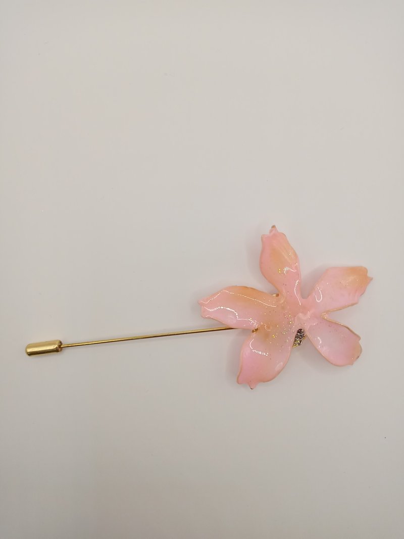 西裝胸針 櫻花季 水晶花 - 胸針 - 其他材質 