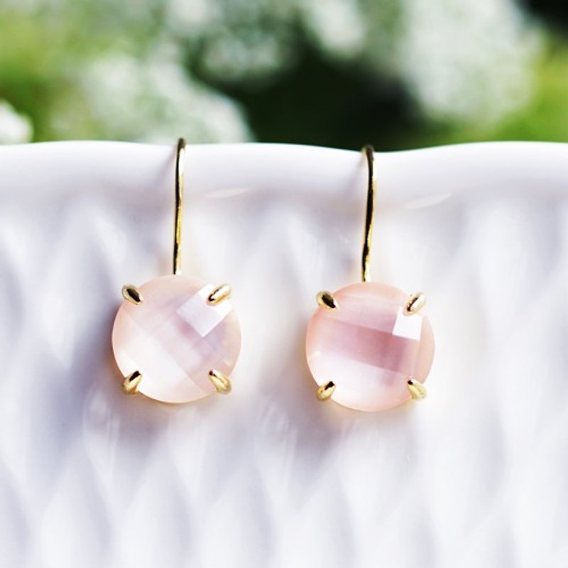 Pink Shell and Crystal Hook Earrings Ramona - สร้อยคอ - เครื่องเพชรพลอย สึชมพู