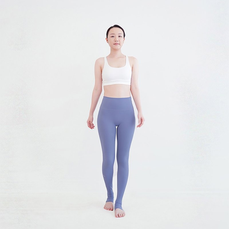 【Mukasa】DURABLE 提臀美形踩腳褲 - 山雲藍 - MUK-23931 - 瑜珈服/瑜珈褲 - 其他材質 藍色