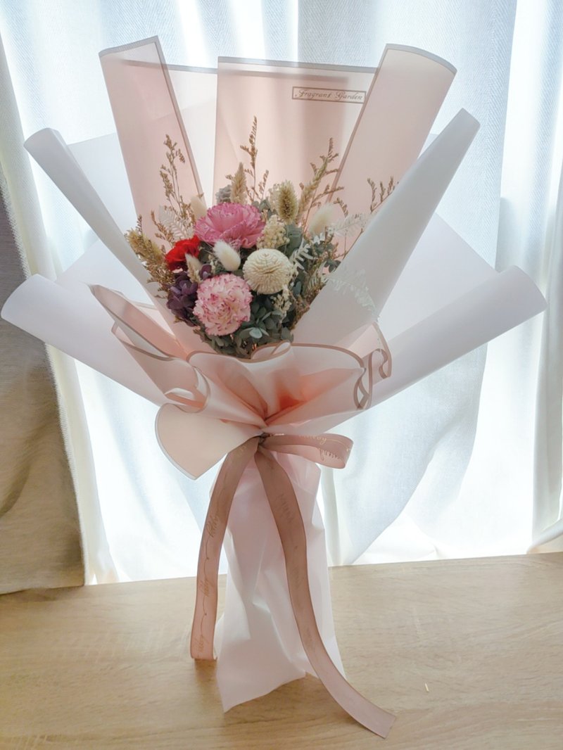 Large bouquet of unfading carnations Valentine's Day / Mother's Day / Graduation Bouquet - ช่อดอกไม้แห้ง - พืช/ดอกไม้ หลากหลายสี