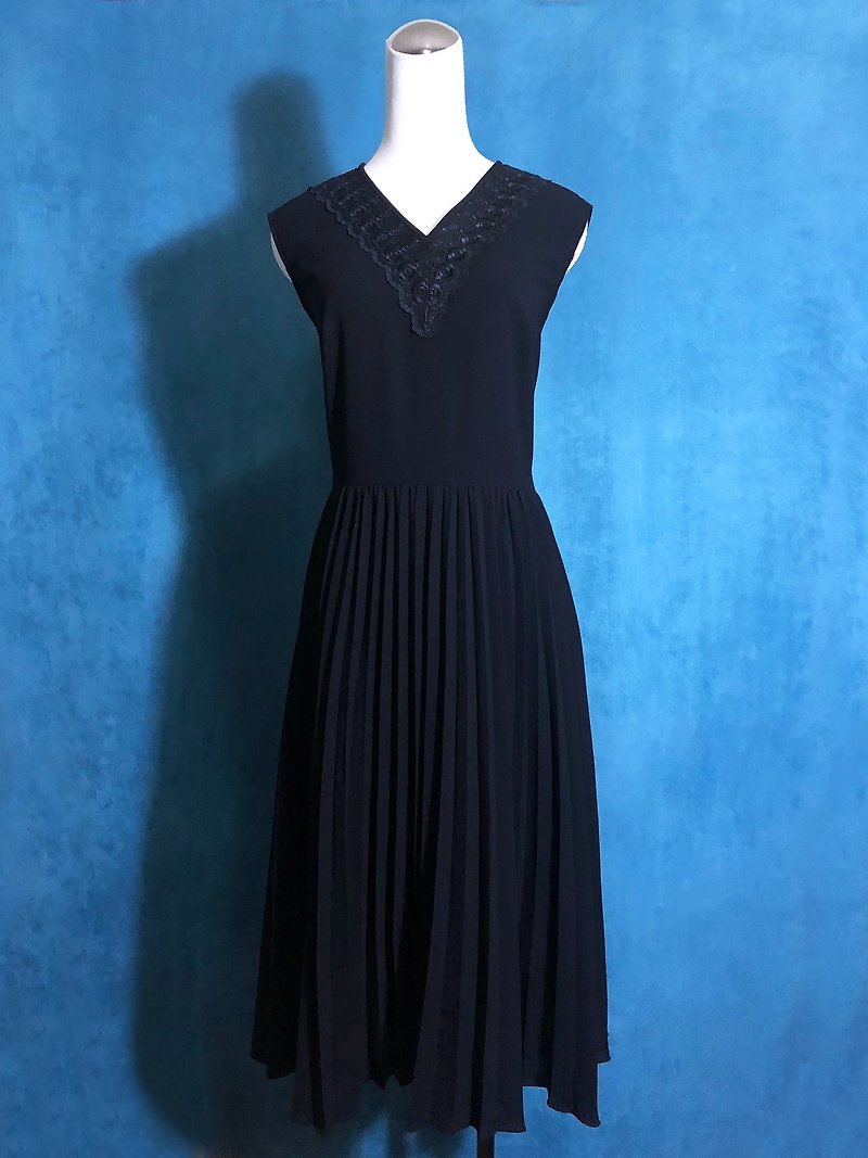 Pure black lace-trimmed sleeveless vintage dress / Brought back abroad - One Piece Dresses - Polyester Black