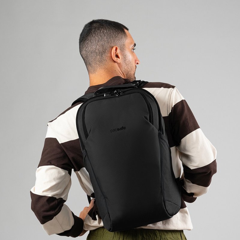 Pacsafe | Vibe 20L Five patented anti-theft urban backpack 20L black - กระเป๋าเป้สะพายหลัง - วัสดุอีโค สีดำ