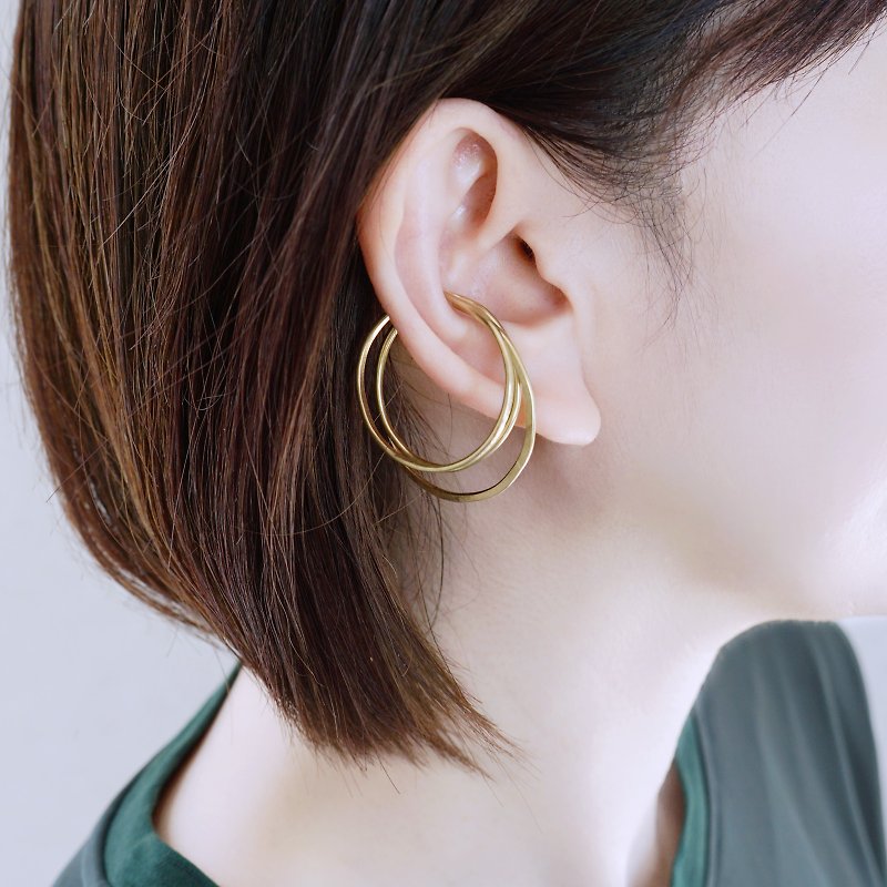 【One ear cuff / 3 rows / large size】 Brass 【Accost】swaying ear cuff - Earrings & Clip-ons - Copper & Brass Gold
